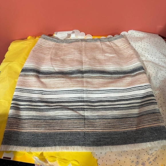 Ann Taylor Loft skirt - Picture 3 of 3